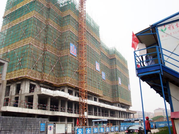 圖為軍事學(xué)院安裝輕質(zhì)隔墻板安裝完成后工程安例