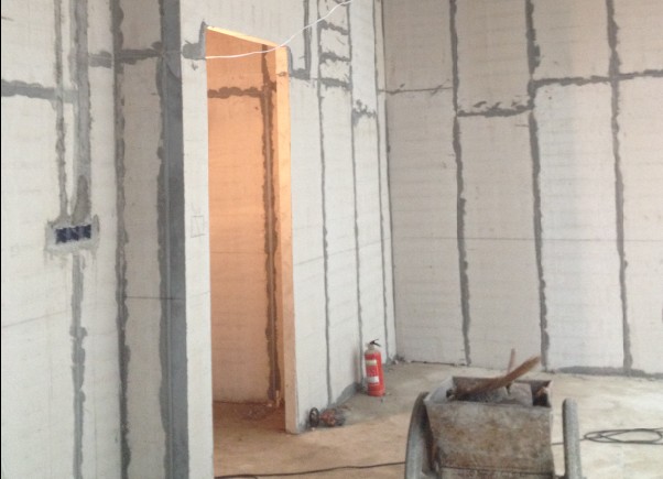 會(huì)所內(nèi)部門窗隔墻板施工展示圖三